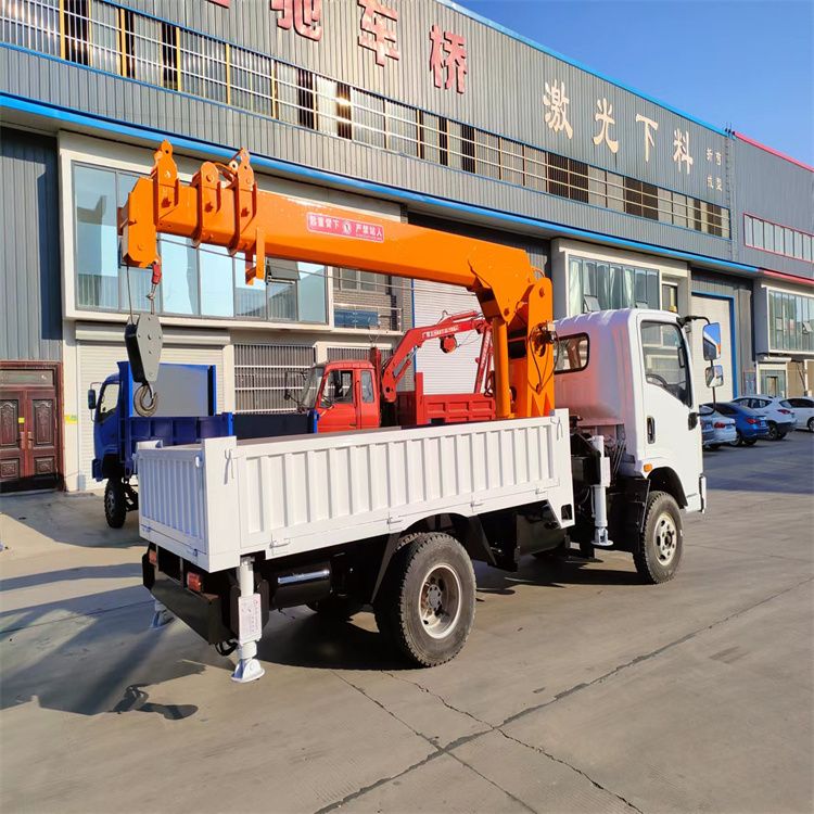 西湖乡三轮随车吊定制 农用改装机自备吊中瑞长期出售